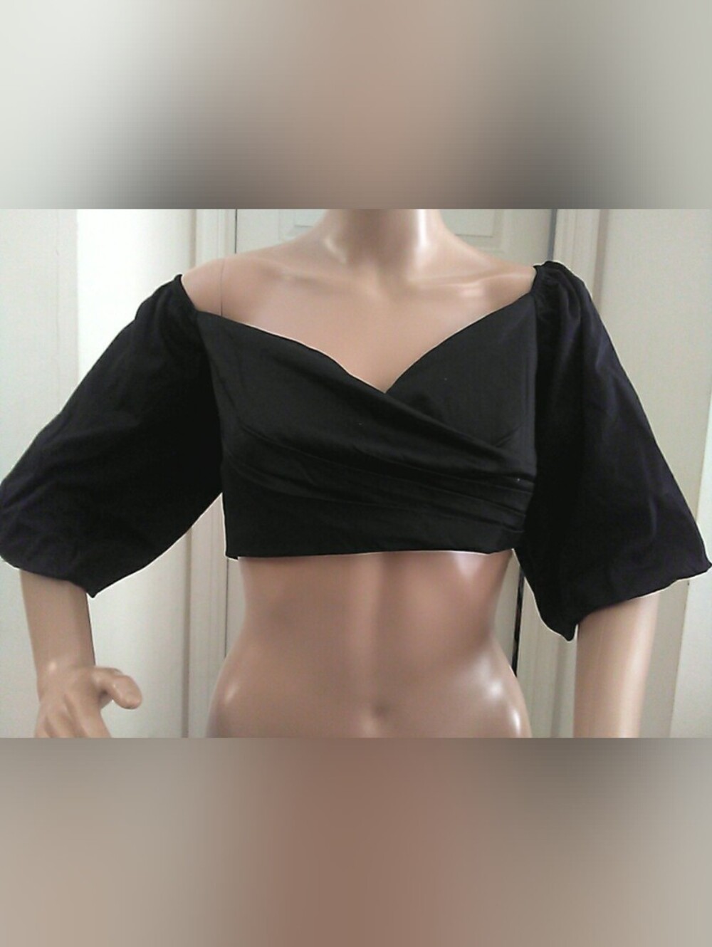 BNWT GUESS Black Off-Shoulder CROSS FRONTCrop Top W/ ZIPPER GOLD "G" DECOR SZ LG